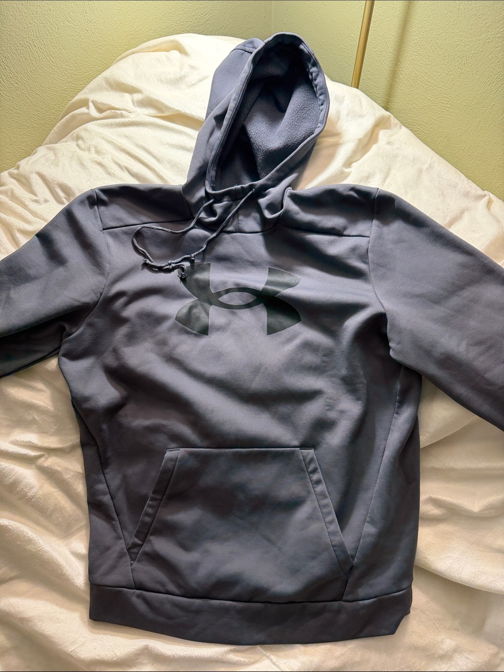 Under Armour Men’s Slate Gray Logo Hoodie
